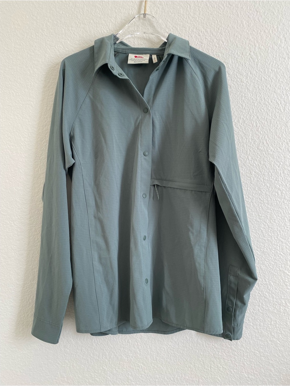Fjallraven Abisko Trekking Shirt  Hiking Camping Outdoors